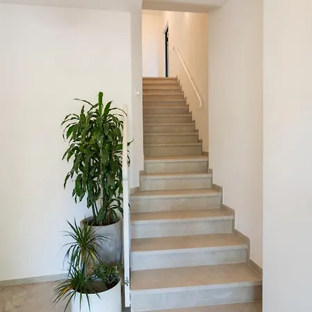 Stress-free Residential Free Parking Apartman Bologna