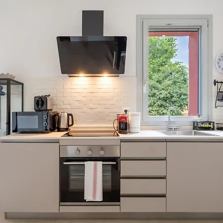Stress-free Residential Free Parking Apartman Bologna